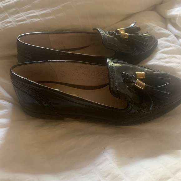 Black Louise Et Cie Joey Wing Tip Tassel Loafer - Picture 3 of 6